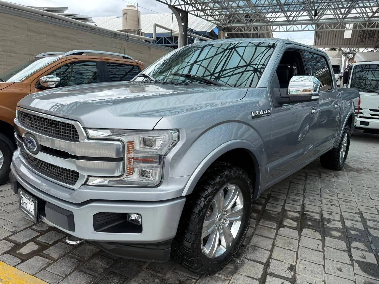 ford-lobo-platinum-20201272.webp