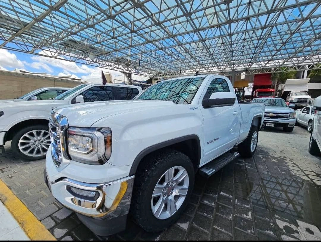 gmc-sierra-sle-20171372.webp